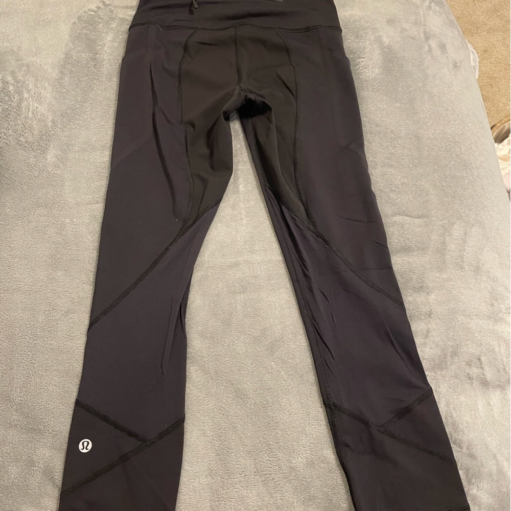 Black Lululemon Capri Leggings